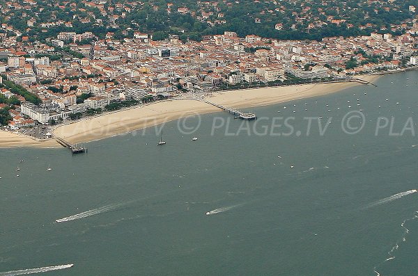 Plage principale d'Arachon dans le centre-ville