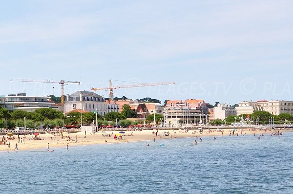 Plage publique de sable surveillée d'Arcachon