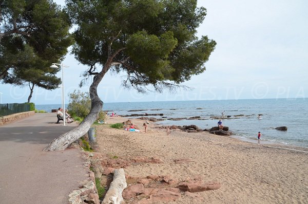 Spiaggia nel centro di Boulouris St Raphaël