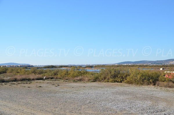 Parking and pounds near Aresquiers beach