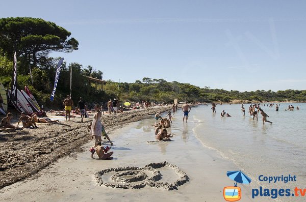 Plage dans l'anse du Bon Renaud