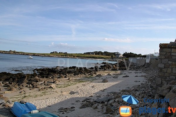 Plage dans l'anse d'Argenton à Landunvez