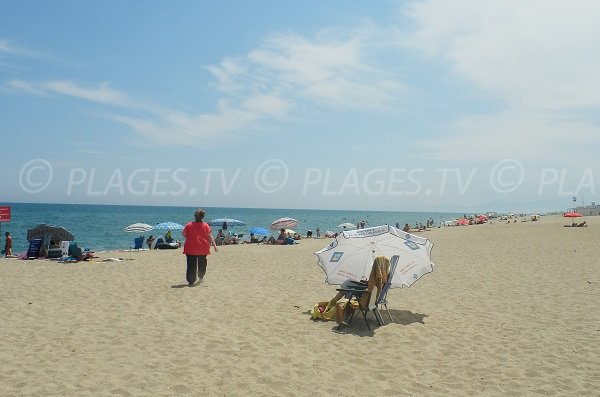 Plage de Port Argelès à la limite de Port-Leucate