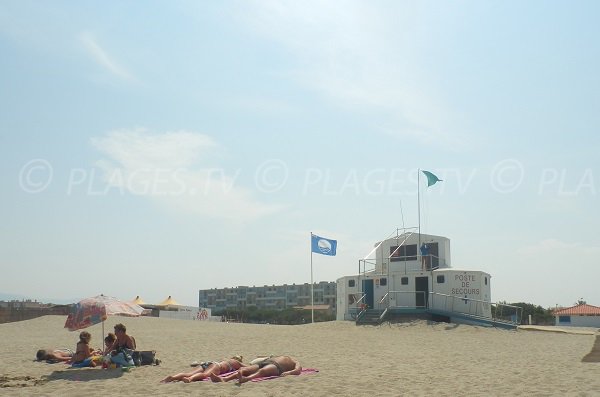 Poste de secours sur la plage Nord de St Cyprien 66