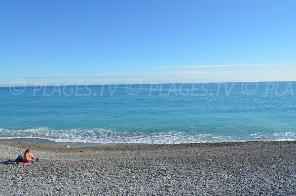 Baie des Anges depuis cette plage de Nice Ouest