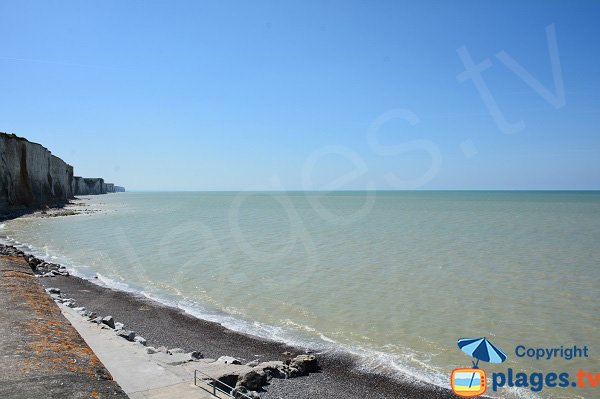 Plage dans le centre ville d'Ault