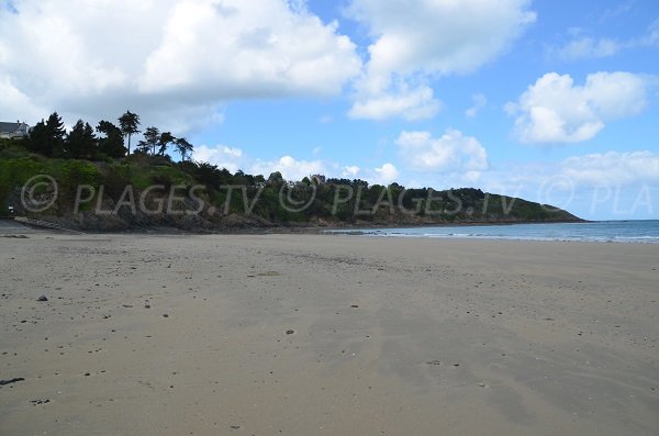 Plage de Binic à côté de l'avant port