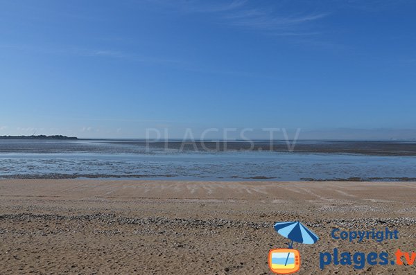 Aytré beach at low tide