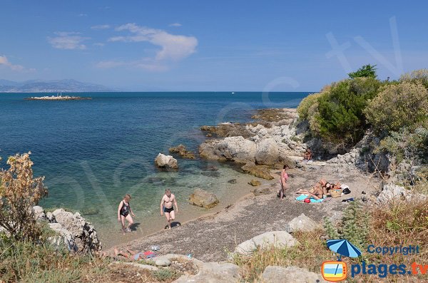 Photo de la plage à côté de la pointe du Bacon au Cap d'Antibes