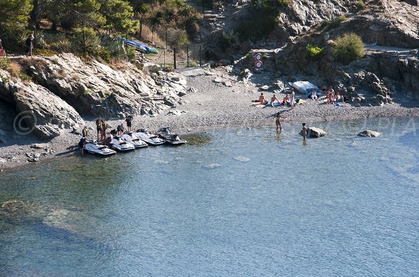 Cala - sentiero costiero sulla strada per Capo Bear - Port Vendres - Francia