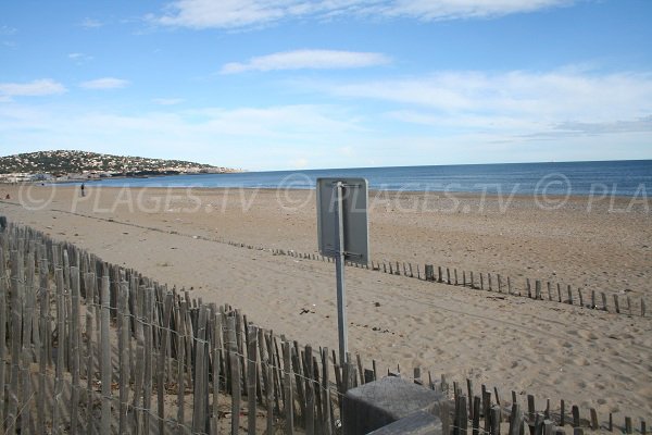 Baleine beach with view on Mont Clair beach in Sète