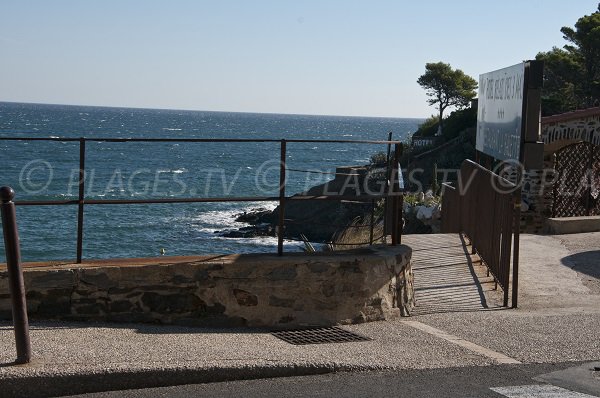 Accès à la plage de la Balette de Collioure