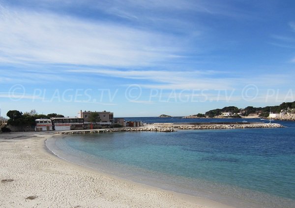 Plage de Bandol avec du sable blanc