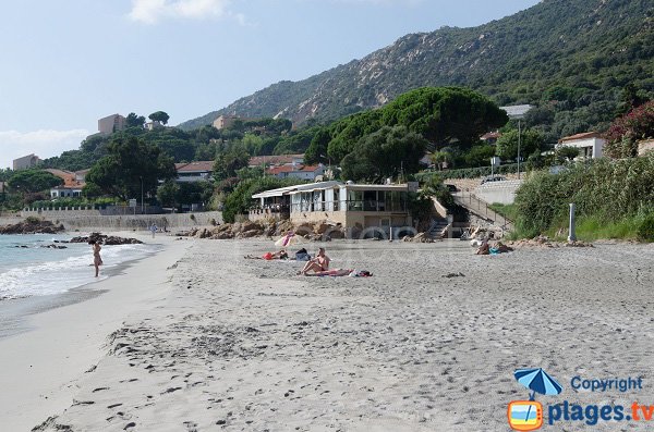 Plage privée sur la plage de Barbicaja à Ajaccio