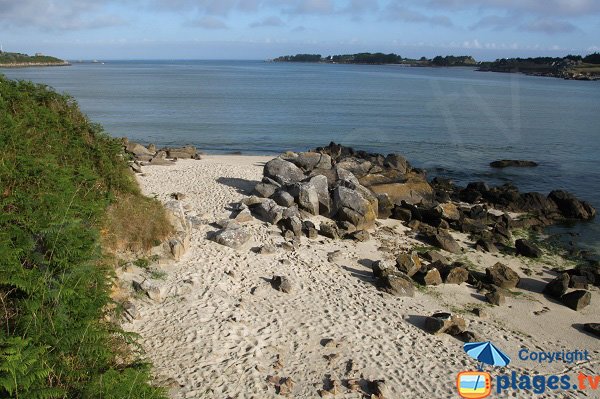 Criques de sable et de rochers à Guissény