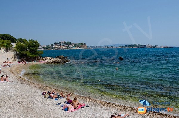 Vue sur Bendor depuis la plage du Barry