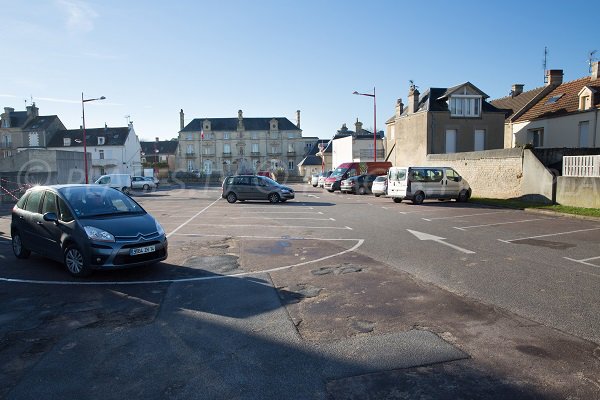 Parking pour la plage du Lion sur Mer