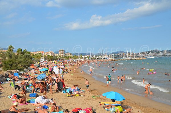 Plage de Fréjus - Base nature au mois d'Août