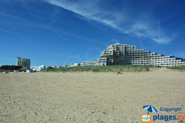 Large residence in Saint Jean de Monts from the beach