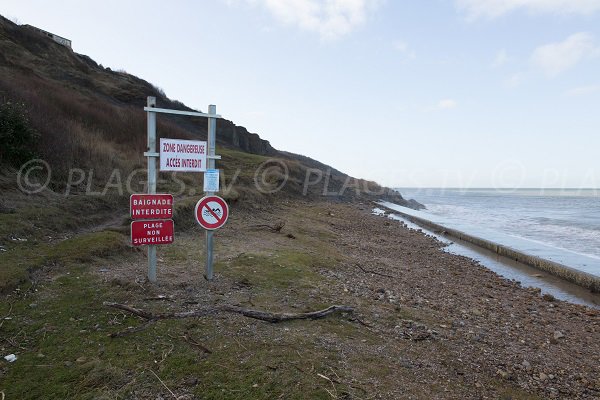 Baignade dans les falaises des vaches noires de Villers sur Mer