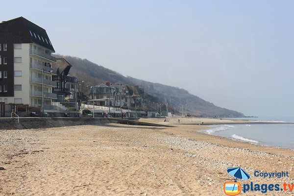 Plage à Villers sur Mer à côté des Falaises des Vaches Noires