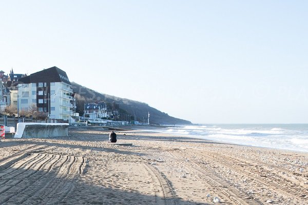 Photo de la plage de la base nautique de Villers sur Mer