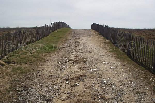 Access to Batterie beach in Aiguillon sur Mer