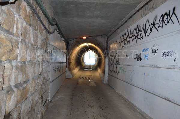 Tunnel per la spiaggia della Batterie