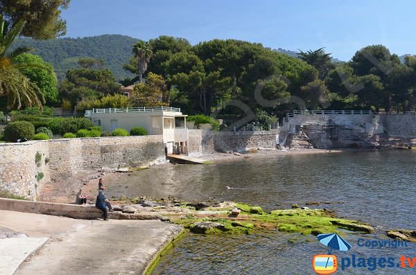 Plage de Beau Rivage à Carqueiranne