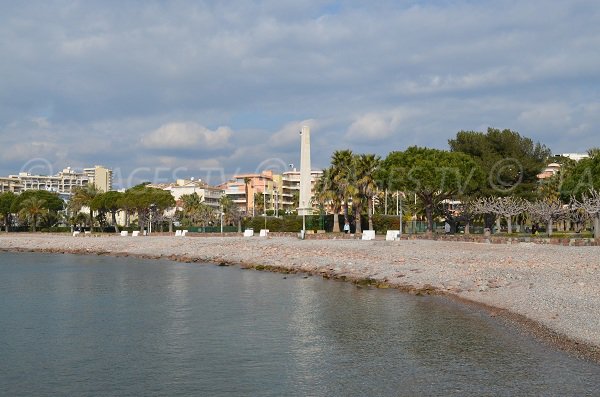 Plage à Saint Raphaël le long du boulevard Poincaré