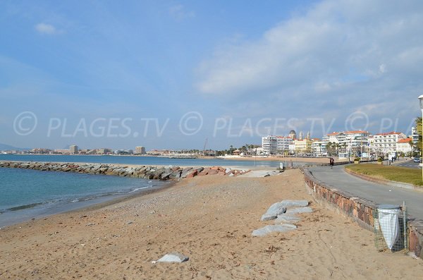 Photo of Beau rivage and Veillat beaches in Saint Raphael