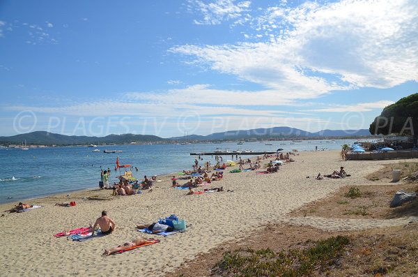 Foto della spiaggia del Beauvallon a Grimaud in estate