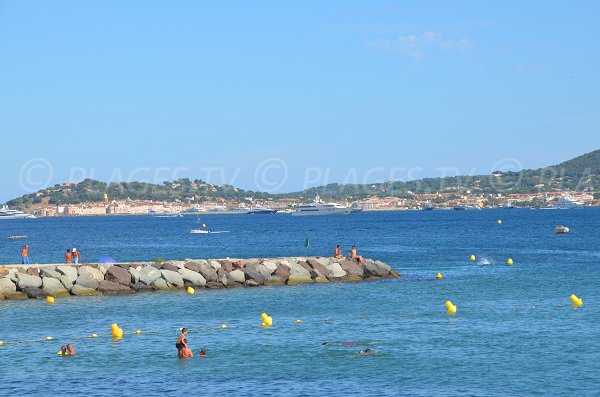 St Tropez depuis la plage de Grimaud