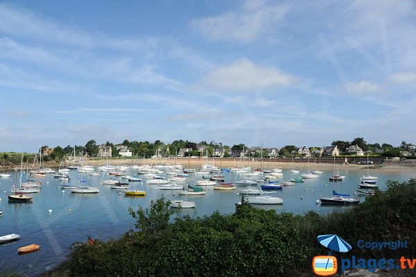 Vue globale de l'anse de Bechay à Saint Briac