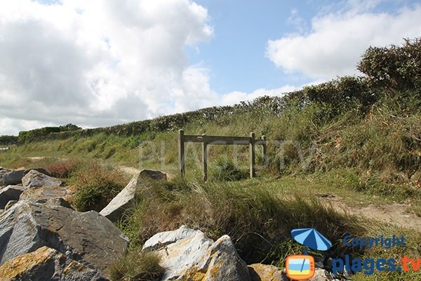 Sentier des douaniers de Plouguerneau autour de la crique de Beg ar Spins