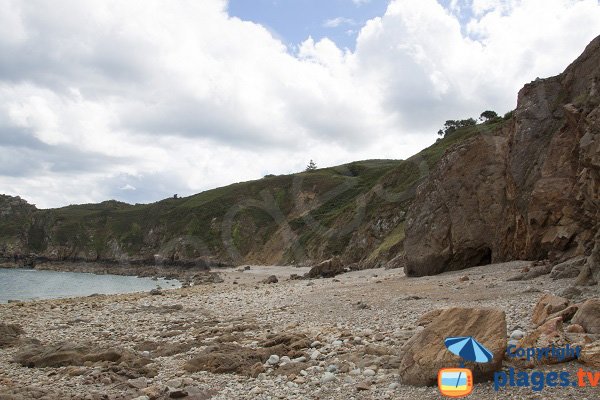 Beach after the port of Gwin Zegal - Brittany