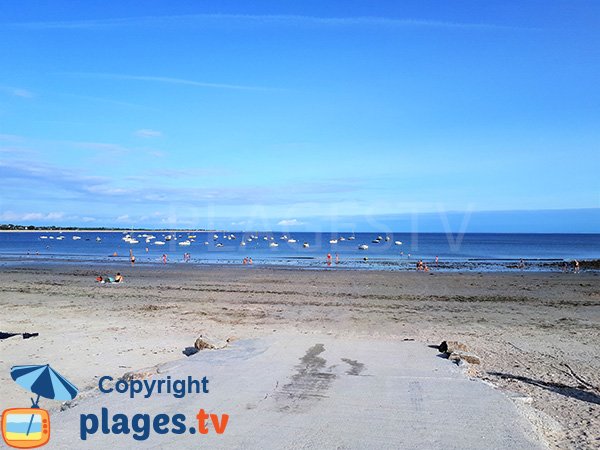 Cale de mise à l'eau sur la plage de Beg Lann à Sarzeau