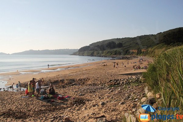 Vue sur Trébeurden depuis la plage de Lannion