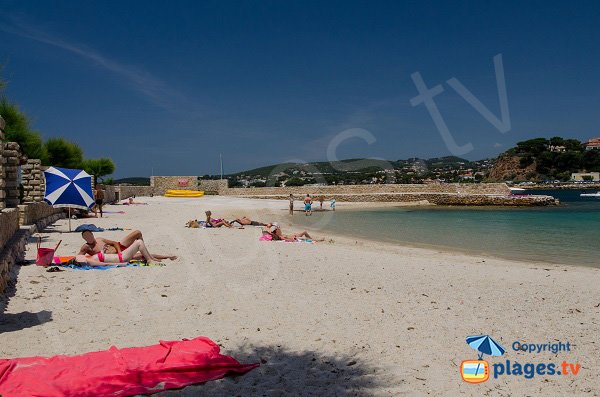 Public beach on the Bendor Island in France