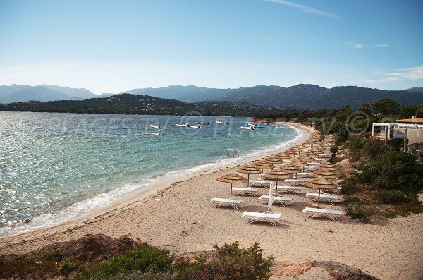 Photo de la plage de Benedettu de Lecci avec vue sur le golfe de Porto-Vecchio