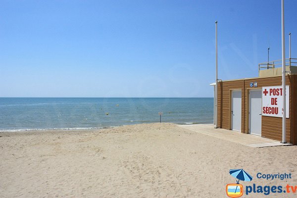 Lifeguard station of Bergère beach - La Barre de Monts