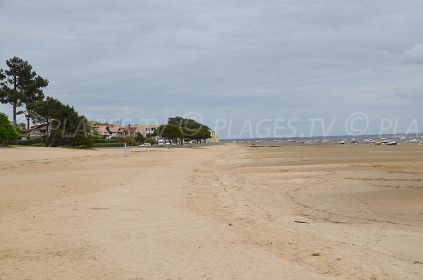 Plage à côté de la dune de Bétey à Andernos les Bains