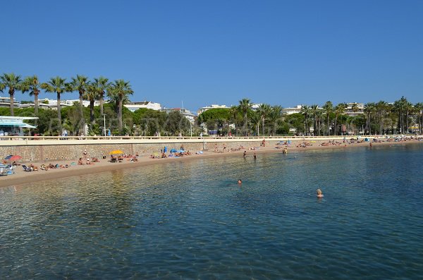 Photo of the Bijou beach in Cannes - France