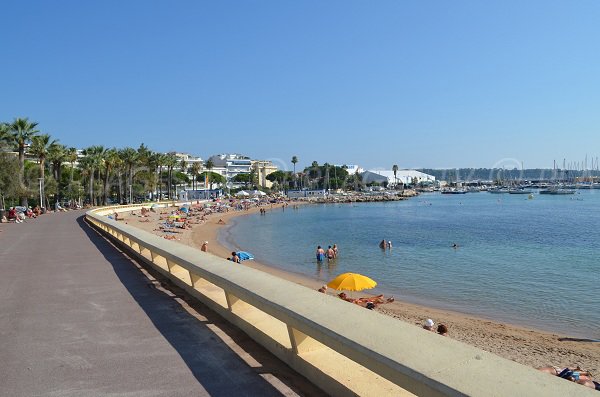 Promenade at Bijou beach in Cannes