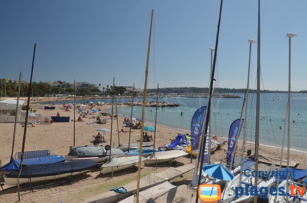 Photo de la plage Bijou-Plage en été - Cannes