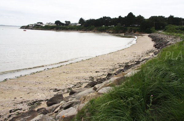 Plage et crique à côté de la pointe du Bile à Pénestin