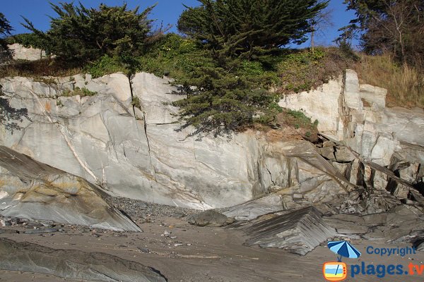 Zone d'ombre sur la plage du Bilou