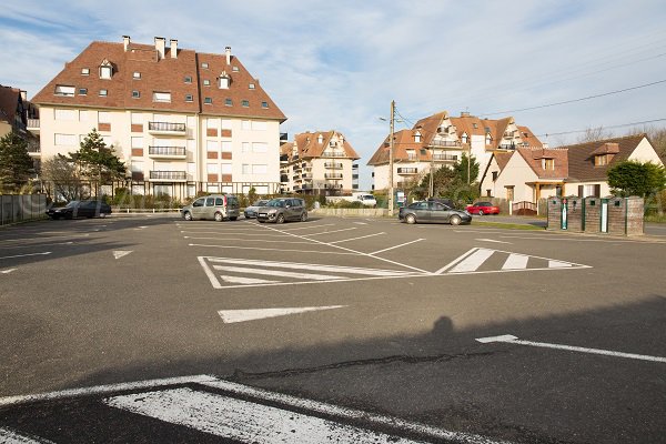 Parking of the Bizontine beach - Cabourg