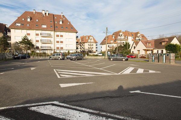 Parking de la plage de la Bizontine