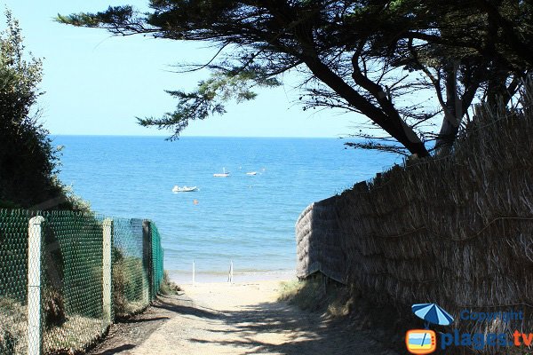 Access to the Blanche beach in Noirmoutier